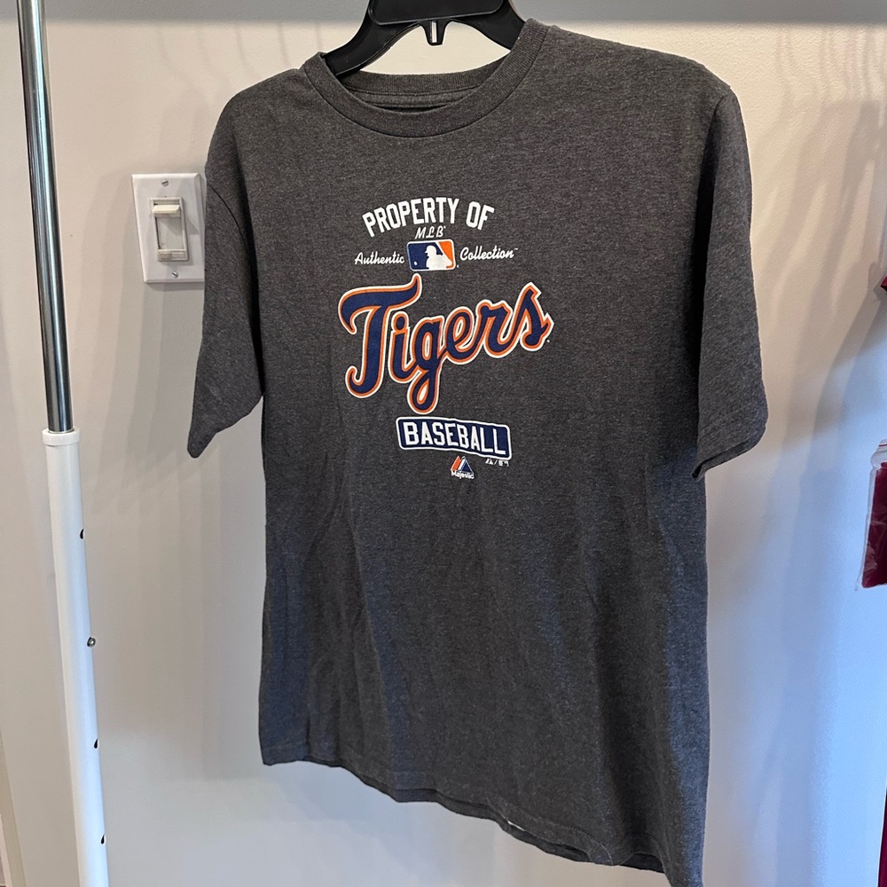 Detroit Tigers tee shirt size youth XL